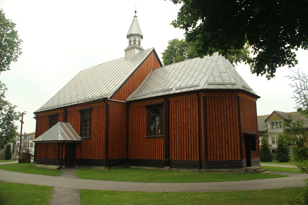 Kościół pw. Wszystkich Świętych w Niechłoninie